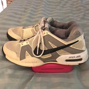 Nike Lunarlite MaxAir athletic court shoes